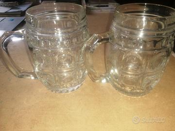 due boccali per birra.
