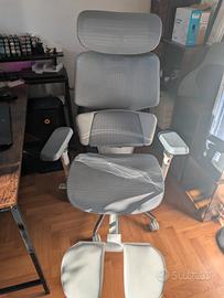 Sedia ergonomica HBADA con poggiapiedi –