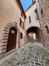 5 LOCALI A NOCERA UMBRA