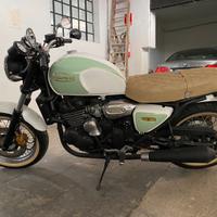 Triumph Legend 900