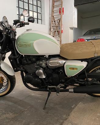 Triumph Legend 900