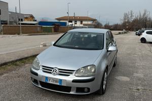 Volkswagen GOLF V 2003