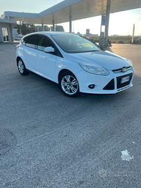 Ford focus LEGGI