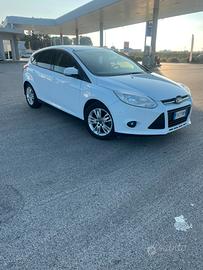 Ford focus LEGGI