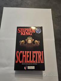libro di Stephen King: SCHELETRI 