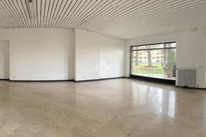 NEGOZIO A TRESCORE BALNEARIO