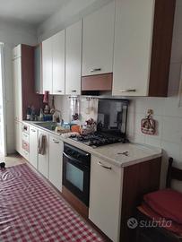 Cucina componibile completa di elettrodomestici