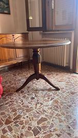 Tavolo in legno tondo
