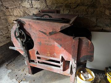 Macchina agriicola vintage 1912 spigolatrice