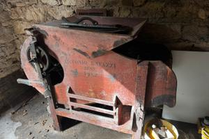 Macchina agriicola vintage 1912 spigolatrice