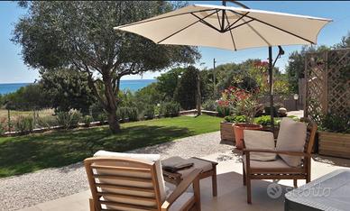Bivano con giardino a 50mt dalla spiaggia