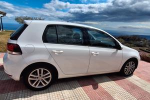 Volkswagen Golf 1.6 TDI 5 pt Hinghline anno 2011