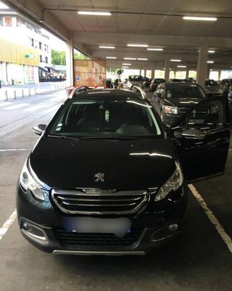 Peugeot 2008 BlueHDi 120 Féline Titane
