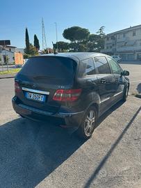 Mercede B180