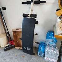 Bicicletta ellittica e panca addominali