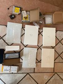 Lotto 4x MacBook A1181 + componenti e accessori