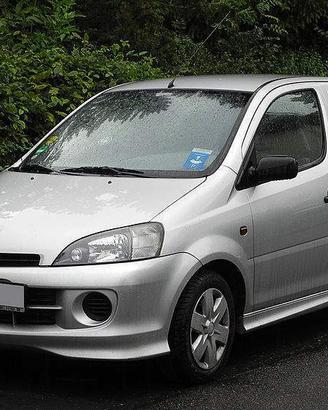 Parabrezza Daihatsu YRV (2000-2005)
