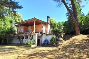 VILLA SINGOLA A RIGNANO FLAMINIO