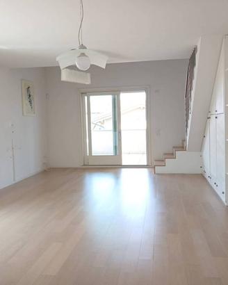 Appartamento di 106 m² con 4 locali e box auto a F