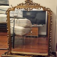 Specchio da parete o mobile