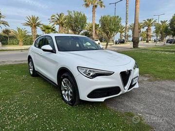 Alfa Romeo Stelvio 2.2 t Business Q4 190cv auto
