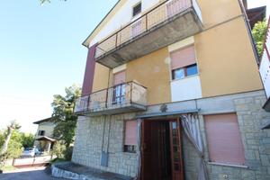 CASA SEMINDIPENDENTE A CARPINETI