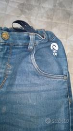 Due paia di jeans 5 euro ciascuno