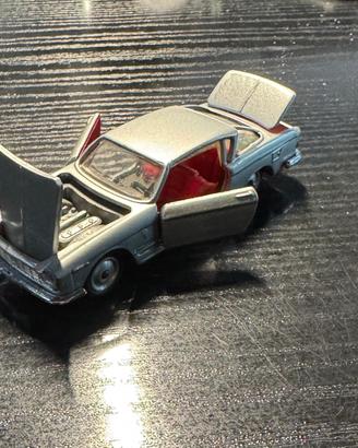 Modellino FIAT 2300 s  scala 1/43