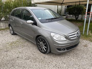 Ricambi usati per Mercedes Classe B 200 CDI 07
