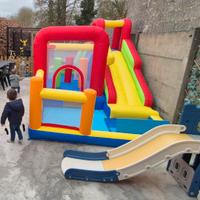 Gioco gonfiabile bambini