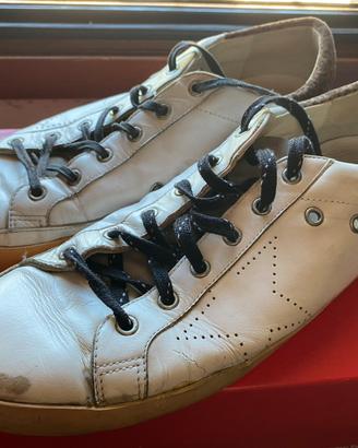 Sneakers Golden Goose 45 e tshirt Gucci luxury