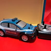 Auto radiocomandata della Polizia di Stato