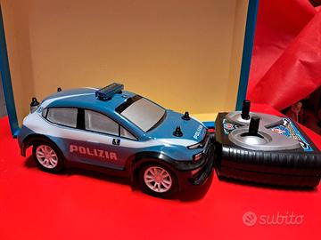 Auto radiocomandata della Polizia di Stato
