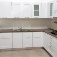 Cucina di mostra --anta in legno--nuova
