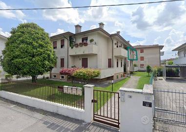 Immobile in asta di 91 m² con box auto a Camisano 