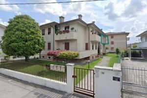 Immobile in asta di 91 m² con box auto a Camisano 