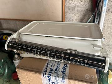 Bilancia pesa bambini modello vintage