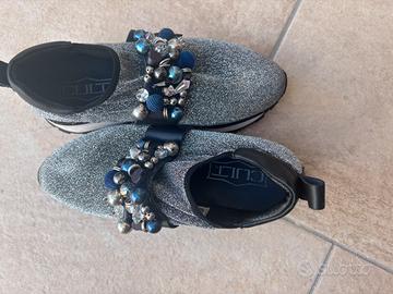 Cscarpe Cult a calza con gioielli