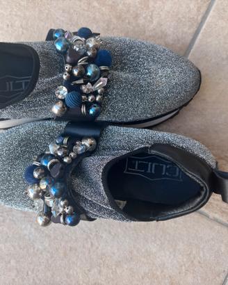 Cscarpe Cult a calza con gioielli