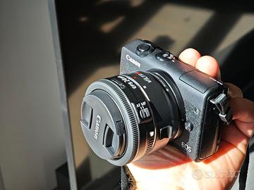 Canon M200 con obbiettivi pari al nuovo