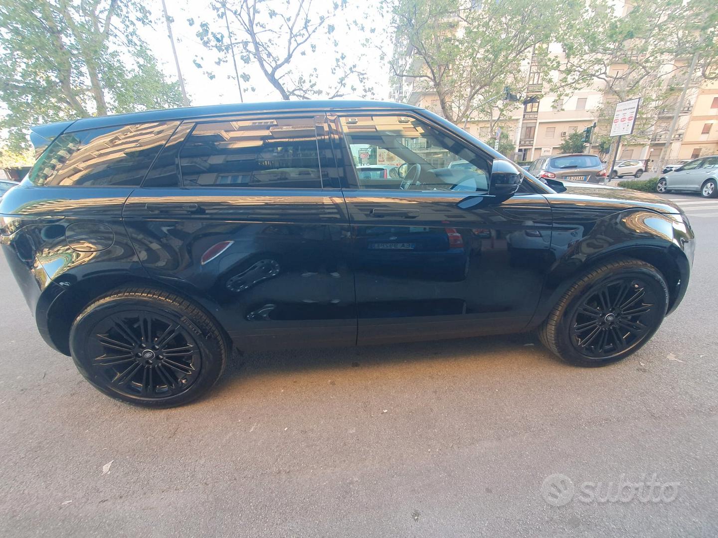Land Rover Range Rover Evoque 2025 photo 2