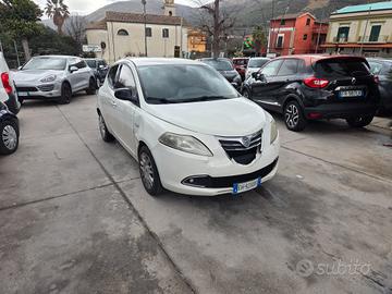 Lancia Ypsilon 1.2 benz/gpl 69 CV 5 porte -2012