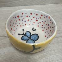 Ciotola in ceramica fatta e dipinta mano