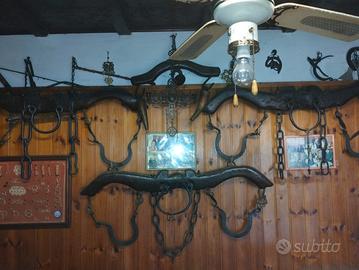 attrezzi agricoli antichi restaurati 