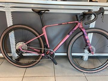 CUBE NUROAD C62 EX  MIS.XS