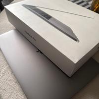 MacBook Pro 15” 2018 i7 6-core 16GB RAM 512GB