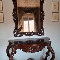Specchio e Consolle Anticati in Legno Intagliato 