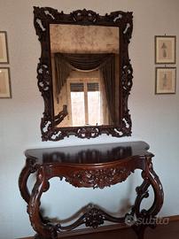 Specchio e Consolle Anticati in Legno Intagliato 