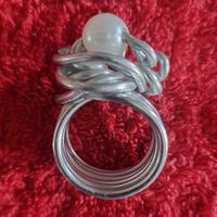 Anello donna con perla.