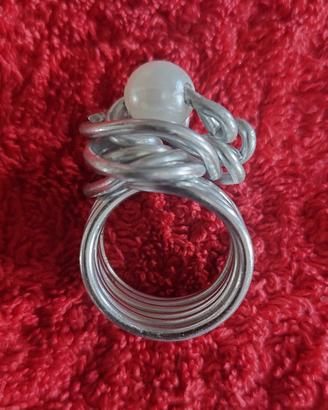 Anello donna con perla.